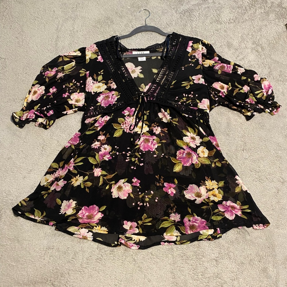 L.I.F.E. Black Floral Blouse